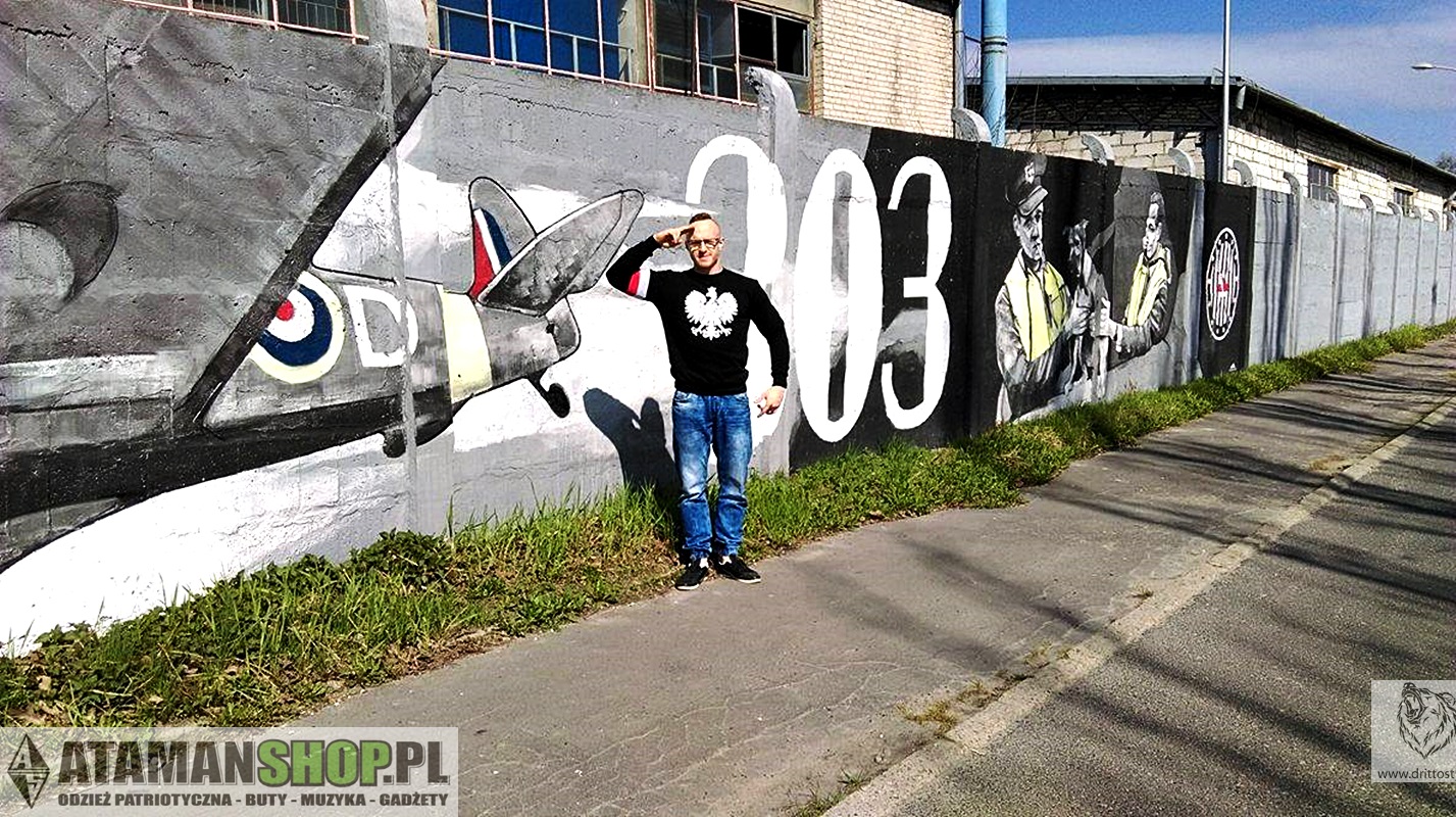 You are currently viewing Kolekcja Patriotyczna Koszulki Dywizjon 303 w&nbsp;AtamanShop.pl