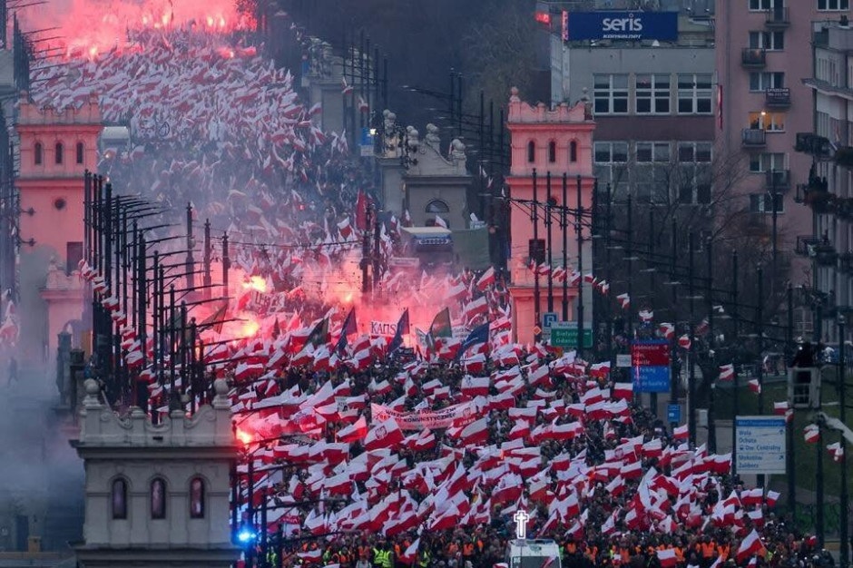 Sklep patriotyczny z odzieza narodowa